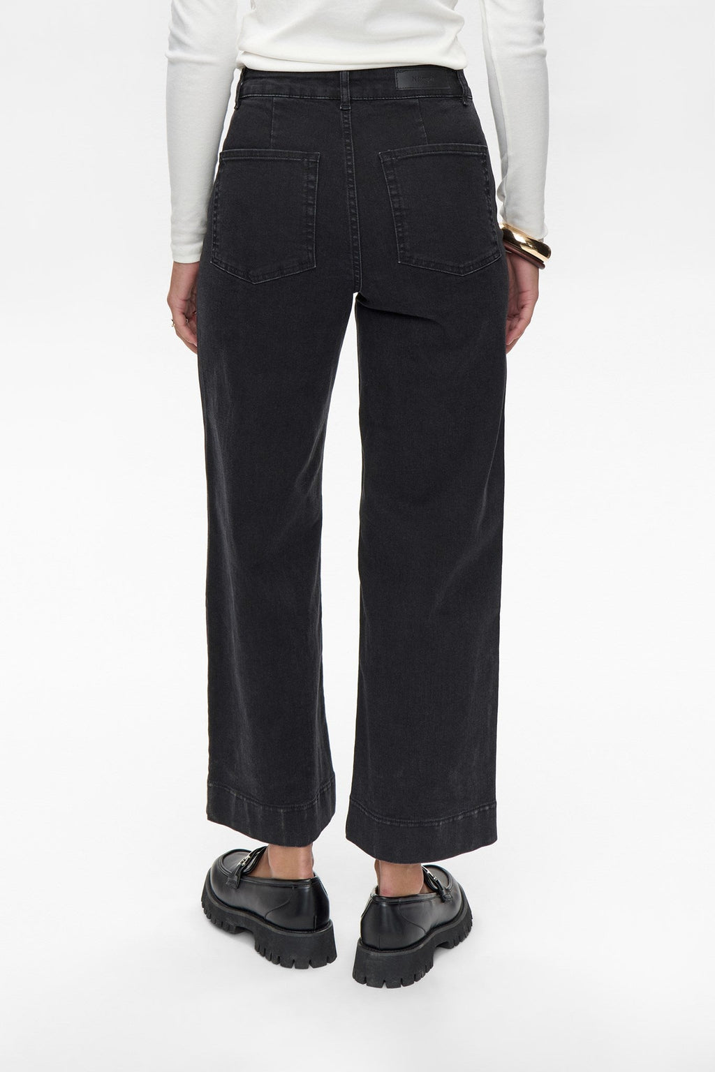 NUPARIS CROPPED BLACK - Caviar
